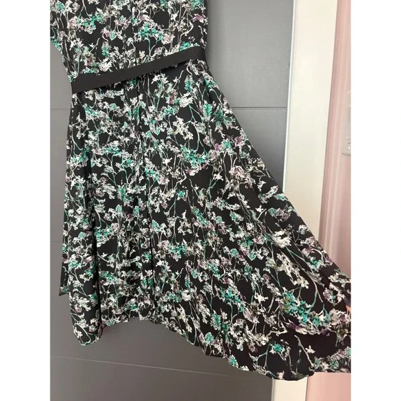 Simply Vera  Black Market Floral Fit Flare Dress Black Teal Purple Pockets L - Picture 6 of 9